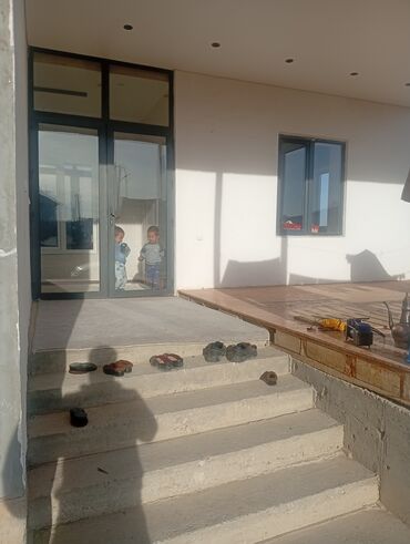 Долгосрочная аренда домов: Просторный частный дом с отдельной кухней и светлыми комнатами - — 5