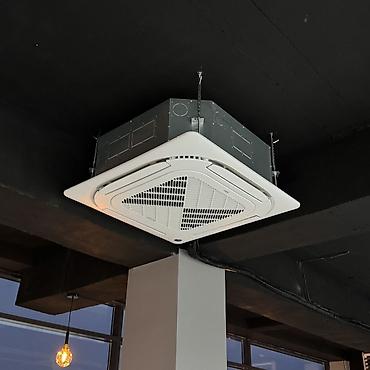 Аренда офисов: Аренда офисов, 178 м², В торговом центре, С видом на горы, С оборудованием, С отдельной кухней — 8