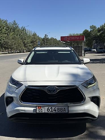меняю на тягач: Toyota Highlander: 2020 г., 2.5 л, Автомат, Гибрид, Кроссовер — 2