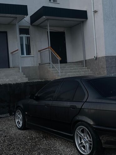 обмен на авто с доплатой: BMW 3 series: 1991 г., 3 л, Механика, Бензин, Седан