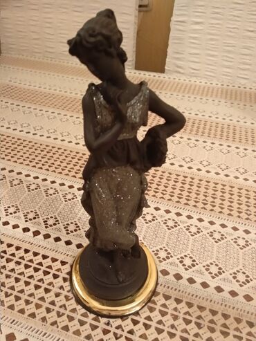 statuetka heykel: Cexiyadan alınıb