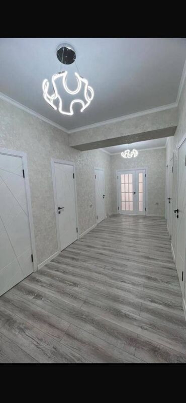 общежитие гостиничного типа: 3 комнаты, 109 м², Элитка, 5 этаж, Косметический ремонт