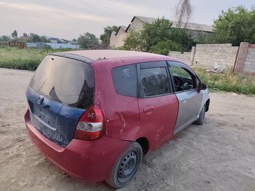 требуется вложении: Honda Fit: 2001 г., 1.3 л, Вариатор, Бензин, Хетчбек