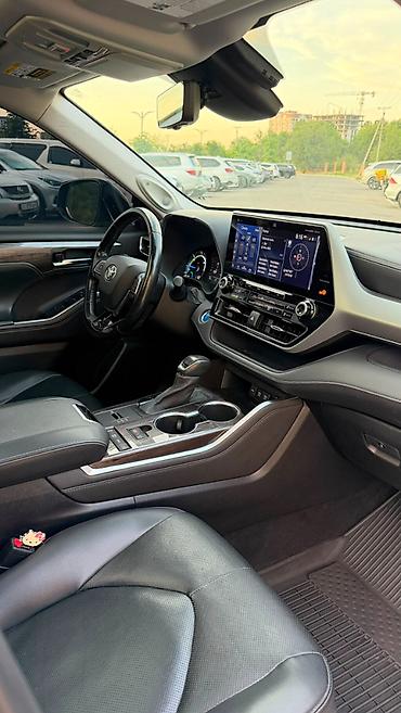 platinum: Toyota Highlander: 2020 г., 2.5 л, Гибрид — 4