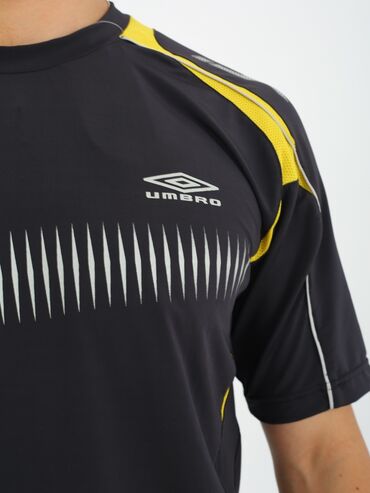 Футболки: Футболка UMBRO AS045 Материал: Climacool Цена 1200 с. размеры от — 11