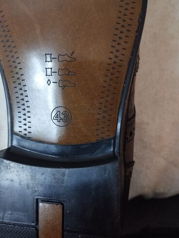 Ayaqqabılar: Kişi klassik ayaqqabısı – broq üslubunda - Rəng: qara - Ölçü: 43 — 9