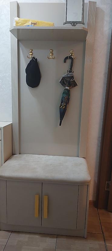 ustol ustul: Dəhliz üçün dəst: asılqanlı panel, oturacaq və alt dolab - Rəng: açıq — 1