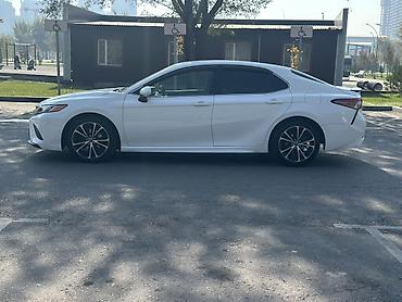 audi 4: Toyota Camry: 2018 г., 2.5 л, Автомат, Бензин, Седан — 10