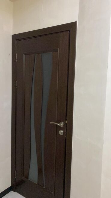 Qapi 2 eded biri 80 azn. Ölçü 210*80. Hecbir deffekti yoxdu. Unvan 4