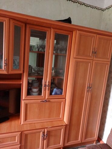 шкаф для гостиной кухни: Зал үчүн гарнитур, ДСП, түсү - Күрөң