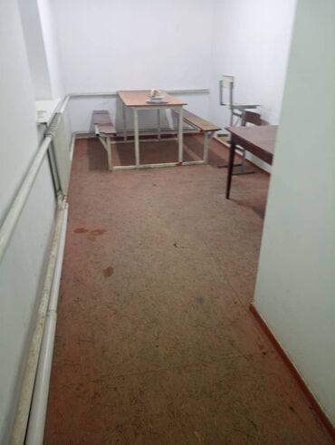 Цеха, заводы, фабрики: Сдаю швейный цех. Район туббольницы. Есть оборудование . Цена — 3