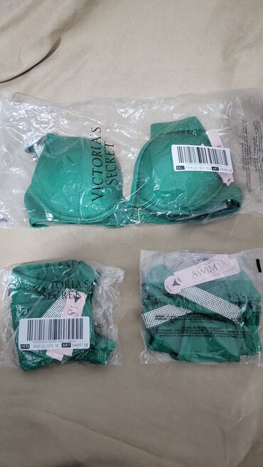 Пижамы: Пижамы от Victoria Secret.
Оригинал из США — 15