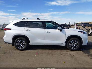 highland: Toyota Highlander: 2022 г., Автомат, Гибрид — 7
