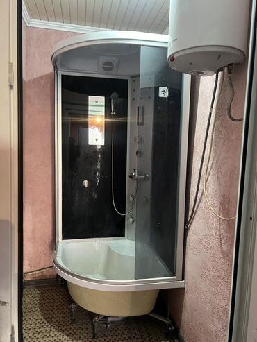 запчасти на душевую кабину: Есть запчасти на душ кабины на них двери,боковые стекла мебель,шкафы