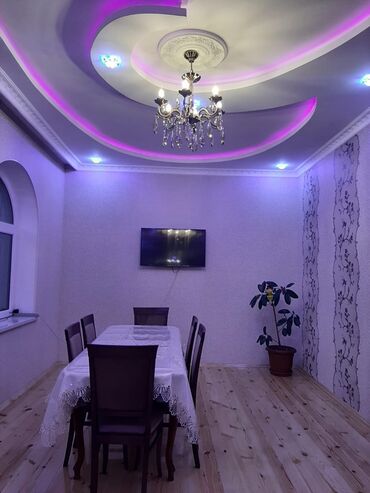 Həyət evləri və villaların satışı: Satılır: həyət evi - Ümumi görünüş: Hündür daş hasarla əhatələnmiş — 2