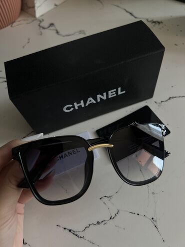 Eynəklər: Gün eynəyi, Chanel, İşlənmiş