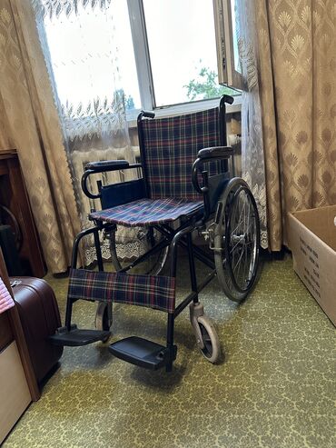 Инвалидные коляски: Продаем инвалидную коляску, в хорошем состоянии. Имеет складной