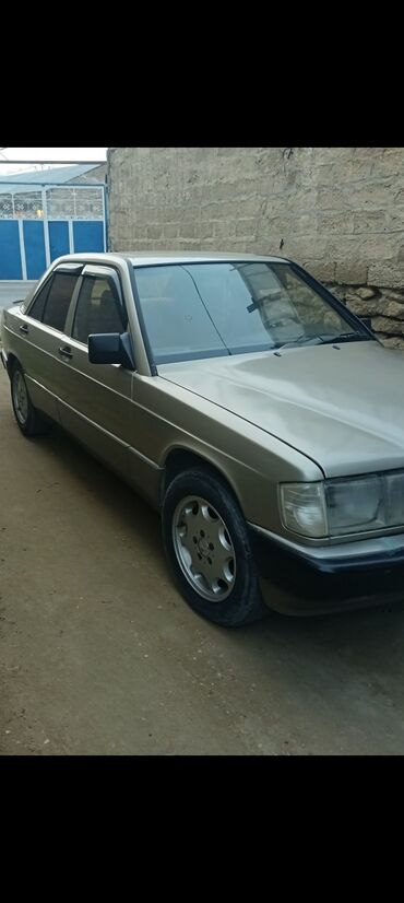Mercedes-Benz: Mercedes-Benz 190E sedan - Korpus: 4 qapılı sedan, “bej/qızılı” rəng — 2