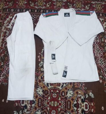 judo paltari: Judo paltari satilir ucuz qiymete istifade olunmadigina gore satilir