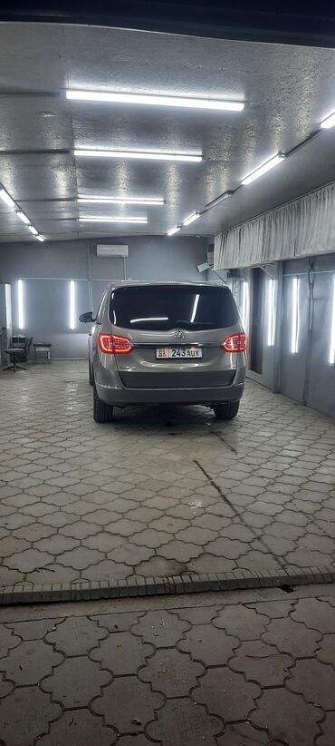 Buick: Buick GL8: 2018 г., 2 л, Автомат, Бензин, Минивэн — 12