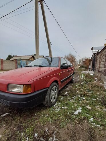 Volkswagen Passat: 1990 г., 1.8 л, Механика, Бензин, Седан