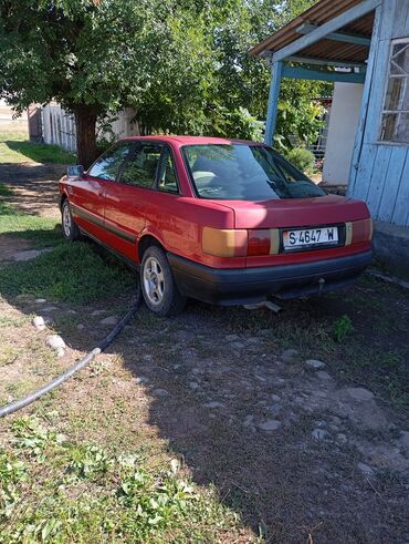 аудио техника: Audi 80: 1988 г., 1.8 л, Механика, Бензин, Седан