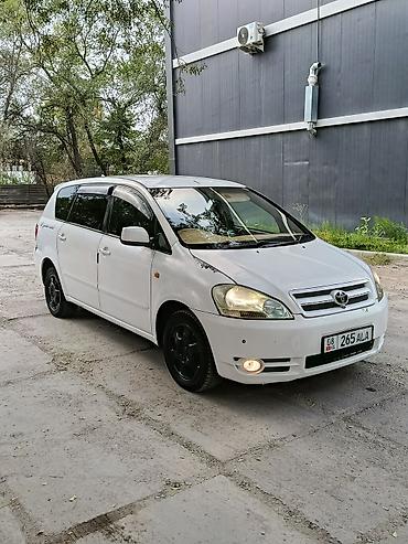 Toyota: Toyota Ipsum: 2002 г., 2.4 л, Автомат, Газ, Минивэн — 2