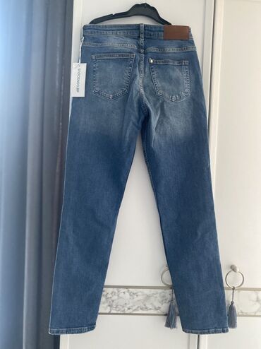 Köynəklər: Cins şalvar, H&M, 2XS (EU 32)