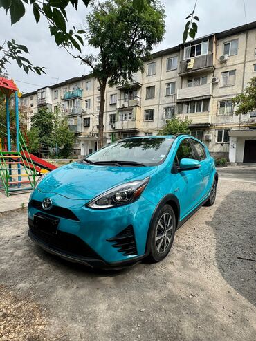 шыны r14: Toyota Prius: 2018 г., 1.5 л, Автомат, Гибрид, Хэтчбэк