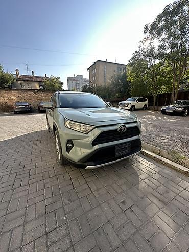 Продажа авто: Toyota RAV4: 2018 г., 2.5 л, Автомат, Бензин, Кроссовер — 2
