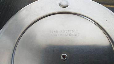 Medicinska oprema: Kutija za igle . Može kao manji doboš za sterilizaciju kao sa slika — 11