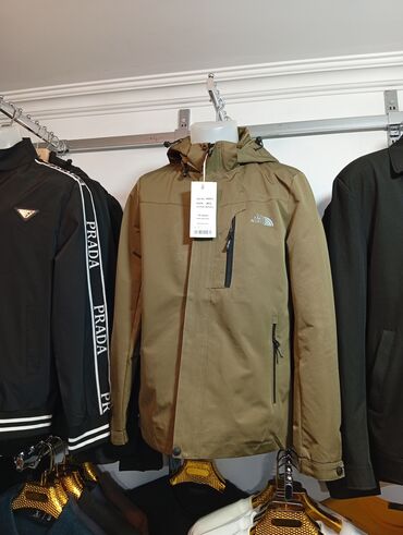 Kurtkalar: The North Face kapüşonlu kişi gödəkçəsi - Rəng: qum/kaşımir-bej ton -