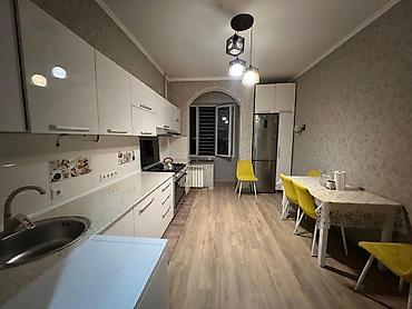 продажа квартир в бишкеке с фото: Просторная квартира с современной кухней и уютной гостиной. - Большая — 2