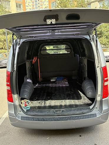 rolls rois: Hyundai H-1 / Starex, серебристый фургон грузо-пассажирский Машина — 4