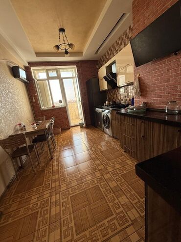 Sifarişlə qonaq dəstləri: Satılır: mənzilin geniş zalı və dəhlizi üçün nəzərdə tutulmuş daxili — 16