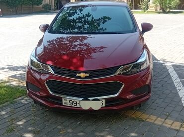 Chevrolet: Chevrolet Cruze sedan – qırmızı (metalik) rəngdə, 4 qapı, arxa “CRUZE” — 4