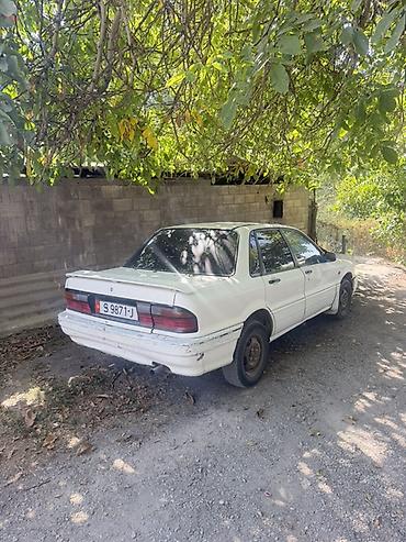 go park: Mitsubishi Galant: 1988 г., 1.8 л, Механика, Бензин, Седан — 2