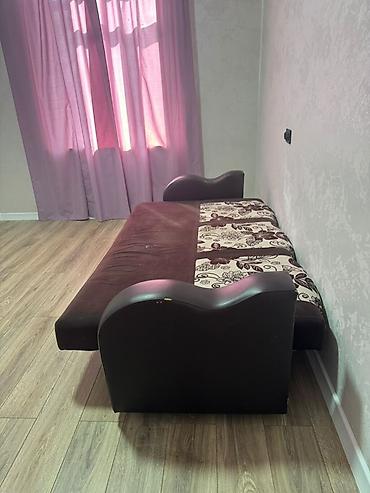 sofa: Прямой диван, Б/у — 2