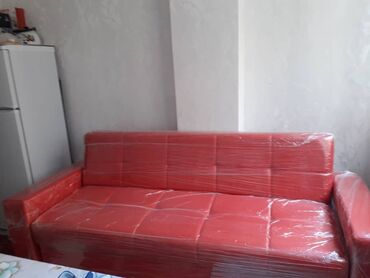Прямой диван, цвет - Красный, Новый