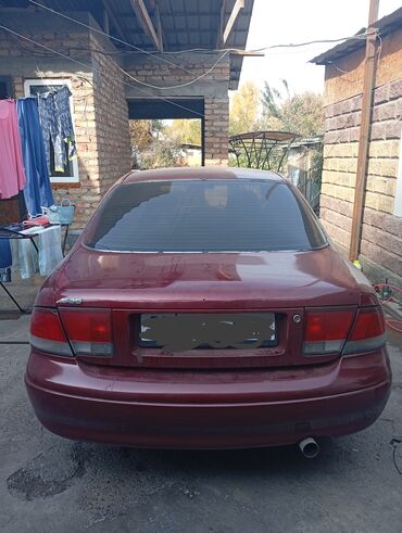 спортивные машины: Mazda 626: 1992 г., 2 л, Механика, Бензин, Седан