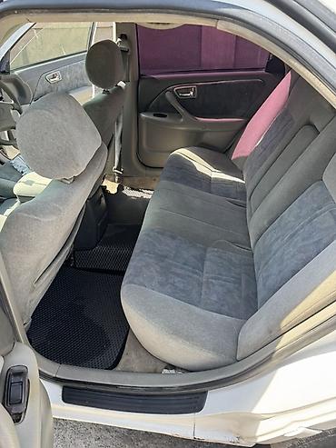 Продажа авто: Toyota Camry: 2001 г., Седан — 10