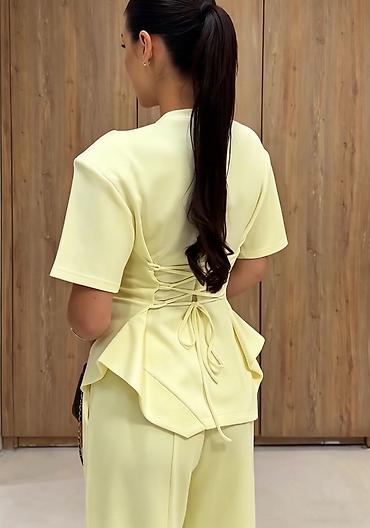 Kompleti: ✅Dvonodelni ženski komplet – top i pantalone
✅3200 — 11