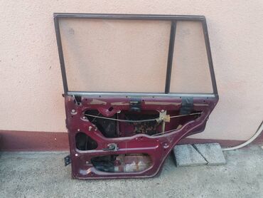 Auto delovi: Vrata zadnja desna Lada 2104 Karavan(bordo). Skinuta sa rastavljenog — 9
