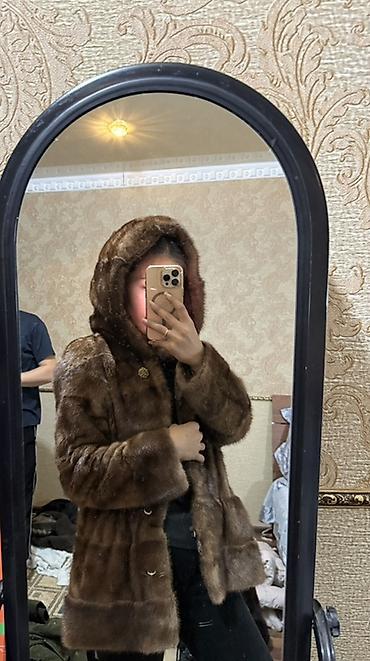 мех на капюшон: Шуба из норки с капюшоном, натуральный коричневый цвет. Особенности — 1