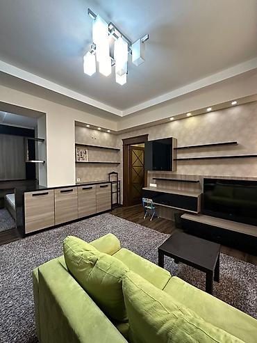 Долгосрочная аренда домов: 370 м², 6 комнат, Балкон застеклен, Забор, огорожен, Парковка — 10