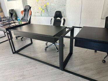 стол из нержавейки бу: Комплект офисной мебели, Стол, цвет - Черный, Б/у