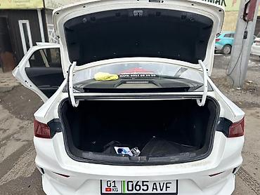 BYD: BYD E3: 2020 г., Седан — 4