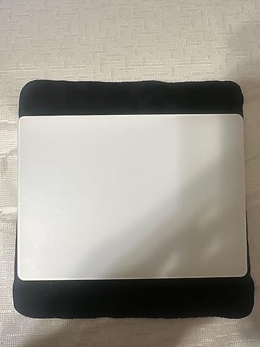 ıpad mini 6: Apple Magic Trackpad (ağ rəng) - Multi‑Touch səthi: jestlərlə sürətli — 2