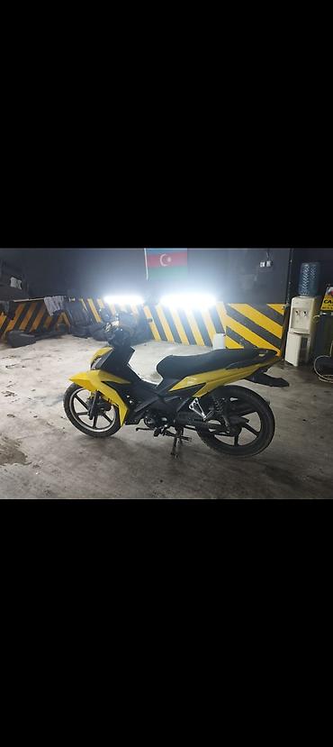 elektrik skuterlər: Məhsul: Sarı-qara rəngli skuter tipli motosiklet Təsvir: - Idman — 3