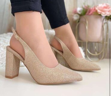 sandale zelene boje: Sandals, 41